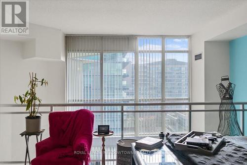 914 - 220 Burnhamthorpe Road W, Mississauga, ON - Indoor