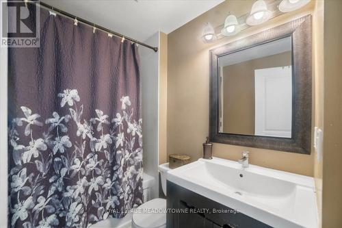 914 - 220 Burnhamthorpe Road W, Mississauga, ON - Indoor Photo Showing Bathroom