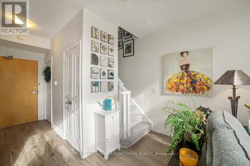 914 - 220 Burnhamthorpe Road W, Mississauga, ON - Indoor Photo Showing Other Room