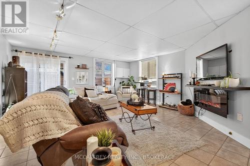 45 Huron Street, Greater Napanee (Greater Napanee), ON - Indoor Photo Showing Living Room