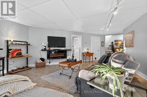 45 Huron Street, Greater Napanee (Greater Napanee), ON - Indoor Photo Showing Living Room