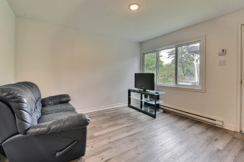 Living Room - 4299 1Re Avenue, Laval (Laval-Ouest), QC - Indoor Photo Showing Living Room