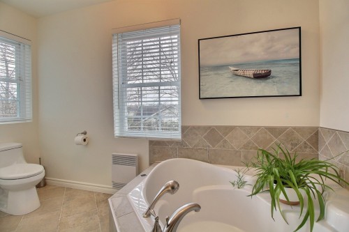 Salle de bains - 82 Rue Goudreau, Magog, QC - Indoor Photo Showing Bathroom