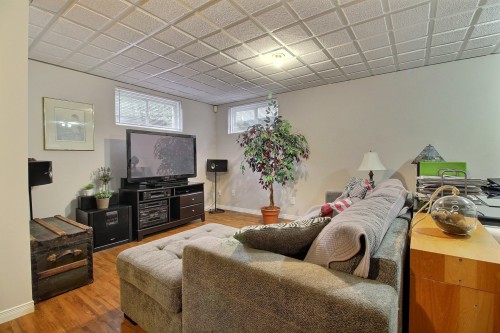 Salle familiale - 82 Rue Goudreau, Magog, QC - Indoor