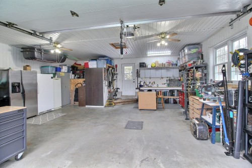 Garage - 82 Rue Goudreau, Magog, QC - Indoor Photo Showing Garage