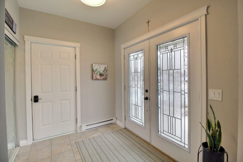 Hall d'entrée/Vestibule - 82 Rue Goudreau, Magog, QC - Indoor Photo Showing Other Room