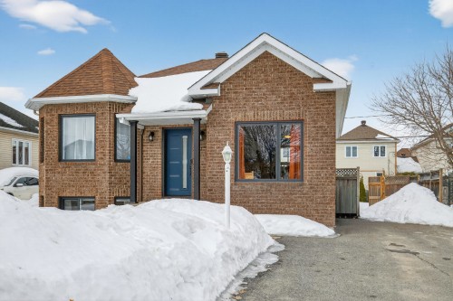 671 Av. du Cheval-Blanc  Gatineau (Gatineau), QC J8R 3M2