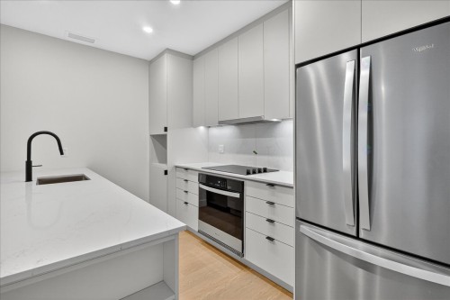 Cuisine - 307-1245 Rue Sherbrooke O., Montréal (Ville-Marie), QC - Indoor Photo Showing Kitchen With Upgraded Kitchen