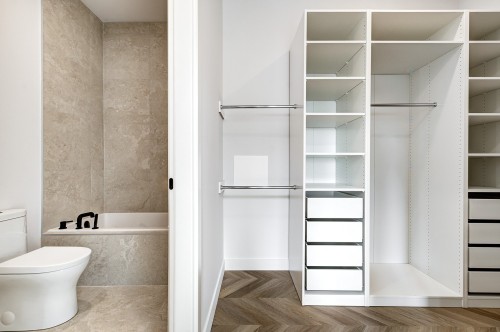 Penderie (Walk-in) - Ph2006-1245 Rue Sherbrooke O., Montréal (Ville-Marie), QC - Indoor Photo Showing Bathroom