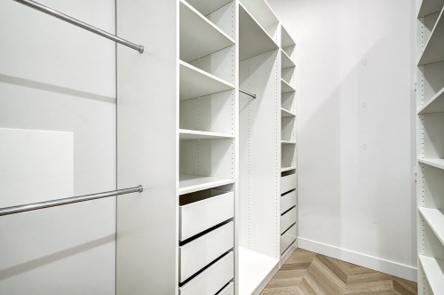 Penderie (Walk-in) - Ph2006-1245 Rue Sherbrooke O., Montréal (Ville-Marie), QC - Indoor With Storage