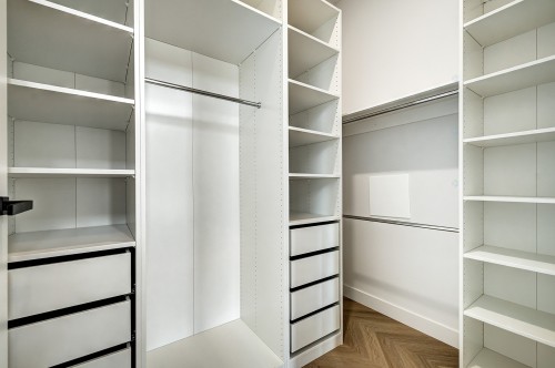 Penderie (Walk-in) - Ph2006-1245 Rue Sherbrooke O., Montréal (Ville-Marie), QC - Indoor With Storage