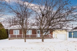 325 Av. Lareau  Saint-Jean-Sur-Richelieu, QC J2X 4Y4