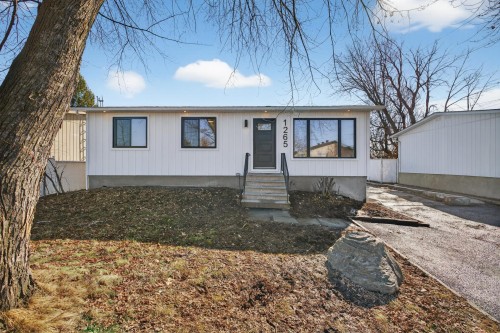 1265 Rue Cherrier  Sainte-Catherine, QC J5R 5R8