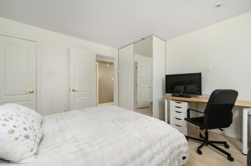 Bedroom - 1220 Rue Brigitte, Laval (Sainte-Dorothée), QC - Indoor Photo Showing Bedroom