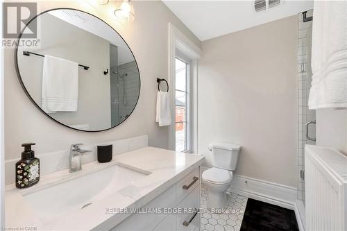 232 Bay Street N, Hamilton, ON - Indoor Photo Showing Bathroom
