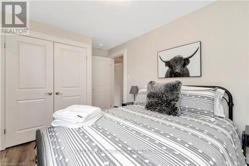 232 Bay Street N, Hamilton, ON - Indoor Photo Showing Bedroom