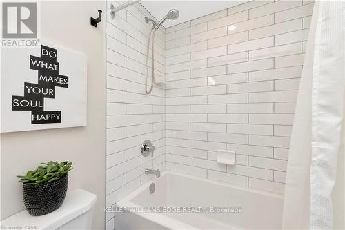 232 Bay Street N, Hamilton, ON - Indoor Photo Showing Bathroom