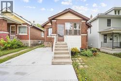686 MCKAY AVENUE  Windsor, ON N9B 2A1