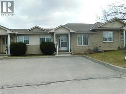 24 KENYON Crescent Unit# 15  Grimsby, ON L3M 5S4