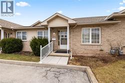 24 KENYON Crescent Unit# 15 Grimsby, ON L3M 5S4