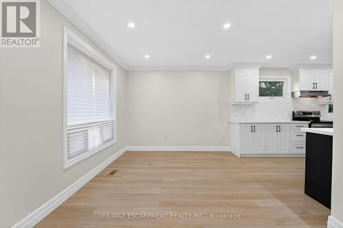 646 Cumberland Avenue, Burlington, ON - Indoor