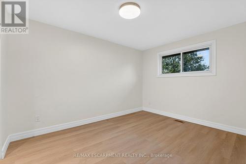 646 Cumberland Avenue, Burlington, ON - Indoor Photo Showing Other Room