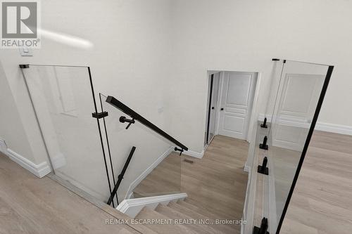 646 Cumberland Avenue, Burlington, ON - Indoor Photo Showing Other Room