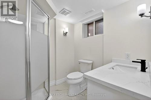 646 Cumberland Avenue, Burlington, ON - Indoor Photo Showing Bathroom
