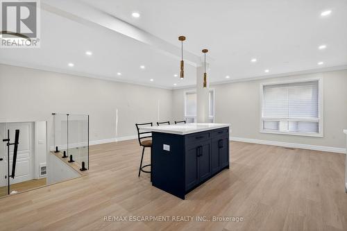 646 Cumberland Avenue, Burlington, ON - Indoor Photo Showing Kitchen