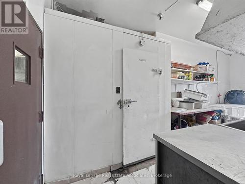 1850 Dundas Street, Mississauga, ON 