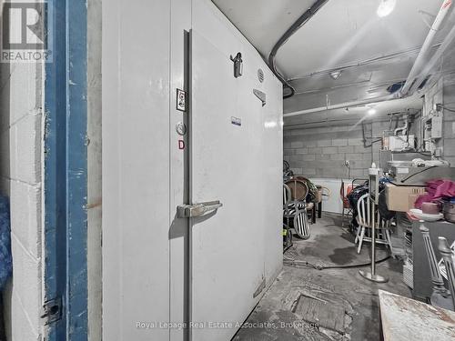 1850 Dundas Street, Mississauga, ON 