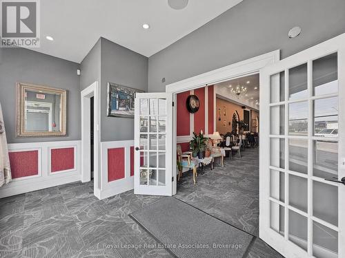 1850 Dundas Street, Mississauga, ON 