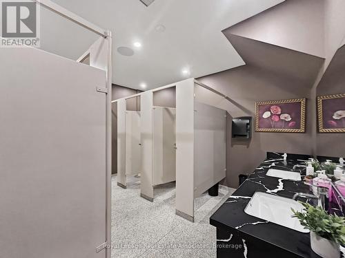 1850 Dundas Street, Mississauga, ON 