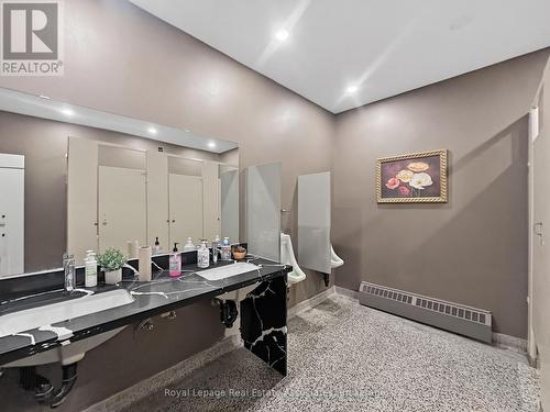 1850 Dundas Street, Mississauga, ON 