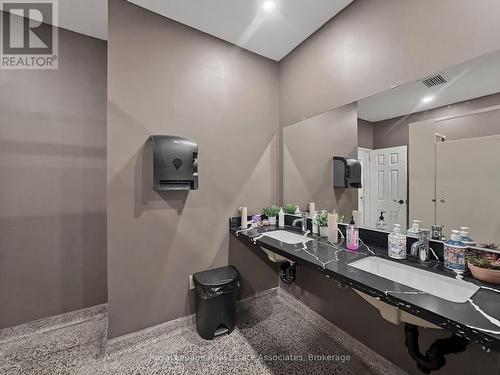 1850 Dundas Street, Mississauga, ON 