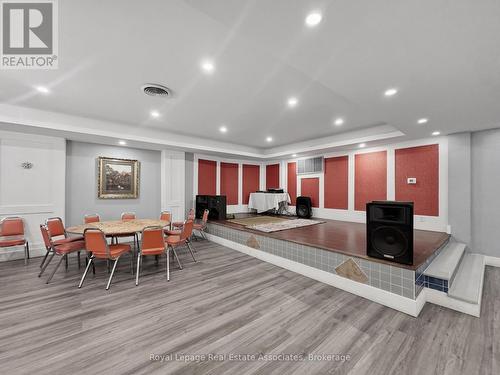 1850 Dundas Street, Mississauga, ON 