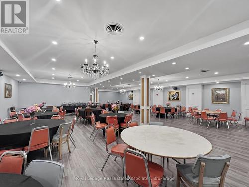1850 Dundas Street, Mississauga, ON 