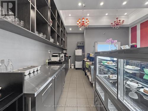 1850 Dundas Street, Mississauga, ON 