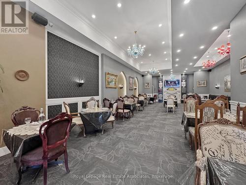 1850 Dundas Street, Mississauga, ON 