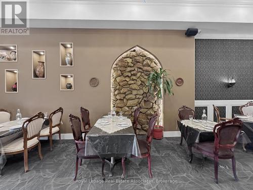 1850 Dundas Street, Mississauga, ON 