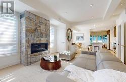 22 PITT AVENUE  Toronto, ON M1L 2R1