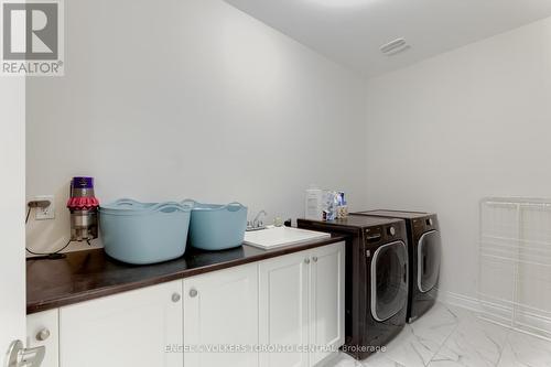 89 Maple Fields Circle, Aurora, ON - Indoor Photo Showing Laundry Room
