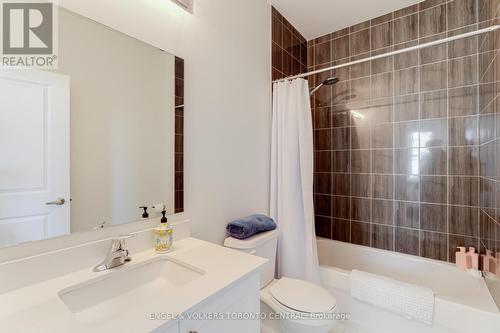 89 Maple Fields Circle, Aurora, ON - Indoor Photo Showing Bathroom