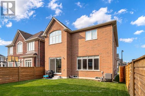 89 Maple Fields Circle, Aurora, ON - Outdoor With Exterior