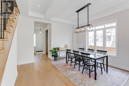 89 Maple Fields Circle, Aurora, ON - Indoor Photo Showing Dining Room