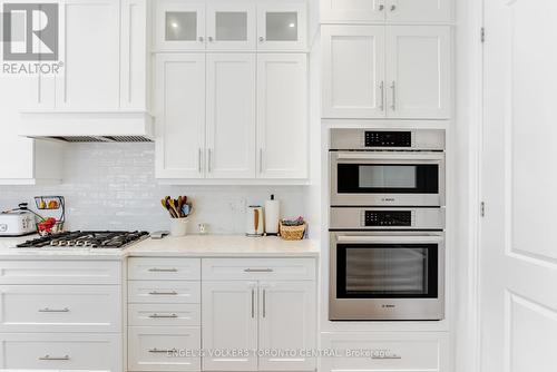 89 Maple Fields Circle, Aurora, ON - Indoor Photo Showing Kitchen