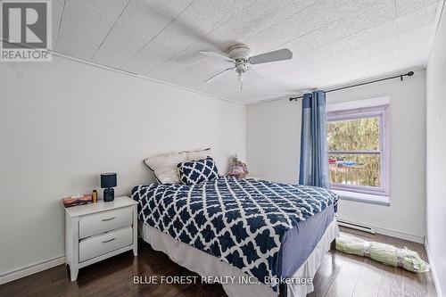 992 Eagle Court, London South (South J), ON - Indoor Photo Showing Bedroom