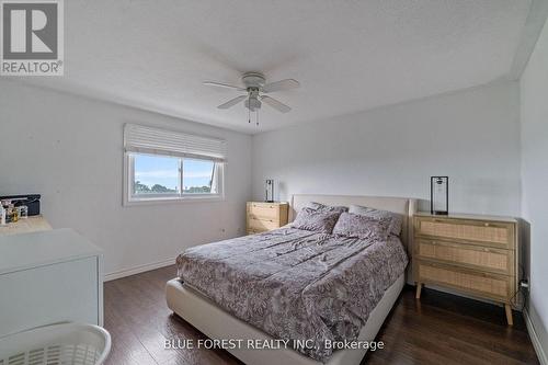 992 Eagle Court, London South (South J), ON - Indoor Photo Showing Bedroom