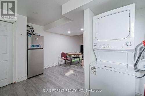992 Eagle Court, London South (South J), ON - Indoor Photo Showing Laundry Room