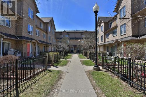11 - 23 ST MORITZ WAY  Markham, ON L3R 4G4